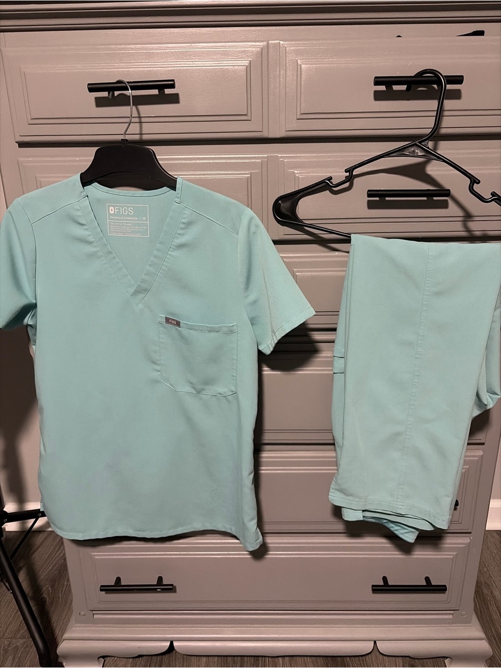 Figs Women’s Teal Short Sleeve Scrub Set